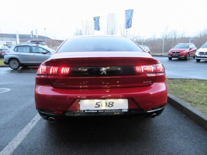 Peugeot 508, GT 225k EAT8, barva červená