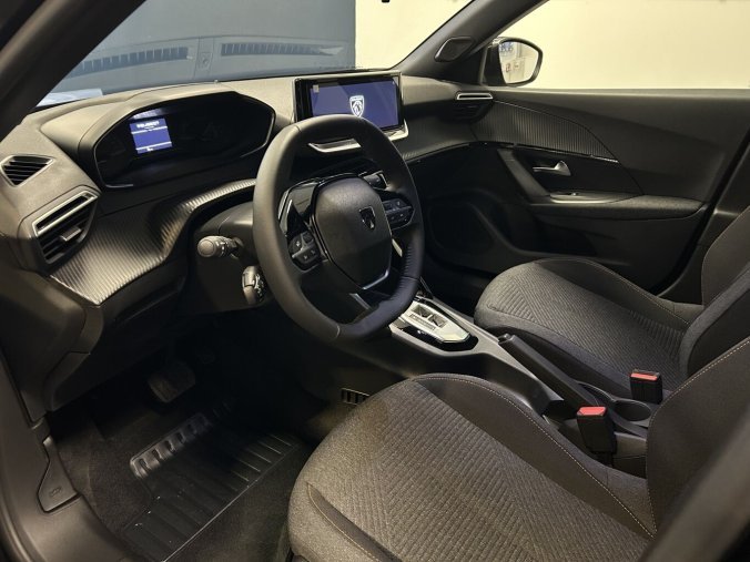 Peugeot 2008, Peugeot 2008 BUSINESS Hybrid 110 e-DCS6, zadní kamera, navigace, barva bílá