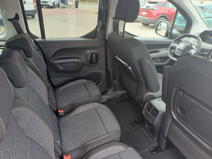 Peugeot Rifter, Peugeot Rifter ALLURE 1.5 BlueHDi 130k, barva zelená