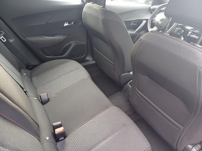 Peugeot 2008, Peugeot 2008 BUSINESS Hybrid 110 e-DCS6, barva bílá