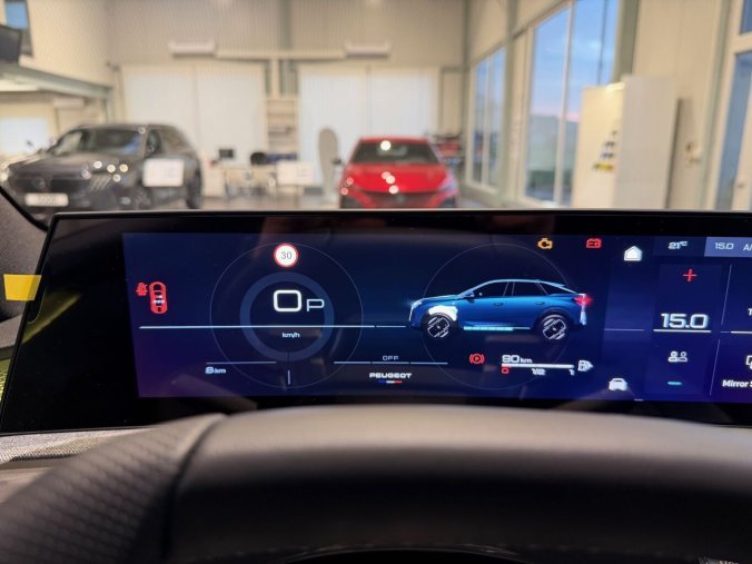 Peugeot 3008, Peugeot 3008 GT Hybrid 145 e-DCS6, barva modrá