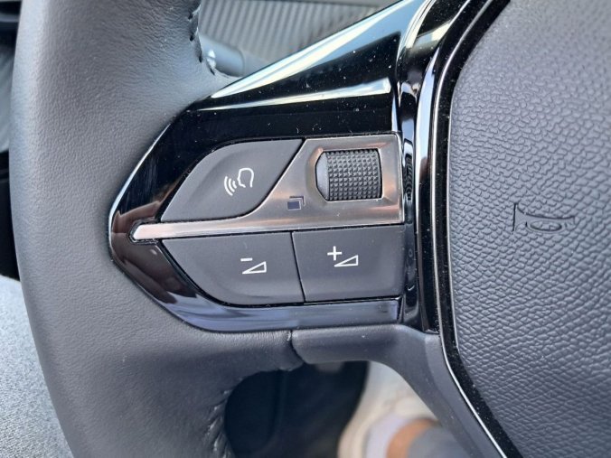 Peugeot 2008, Peugeot 2008 2008 STYLE PureTech 100 S&, barva šedá