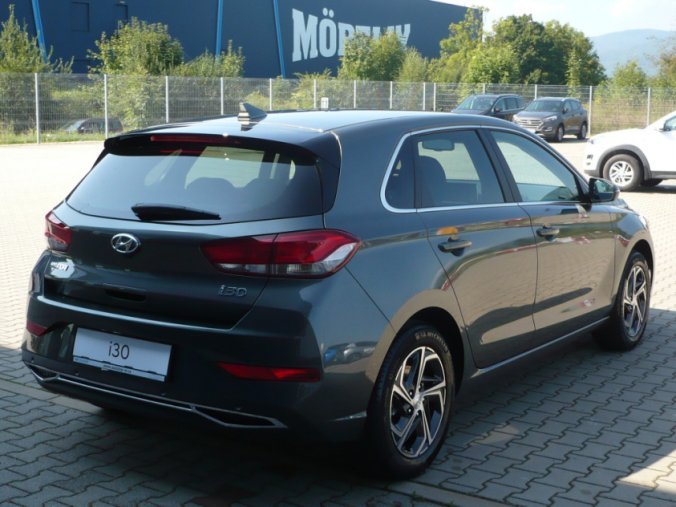 Hyundai i30, 1,5 T-GDI 117 kW iMT MHEV, barva šedá