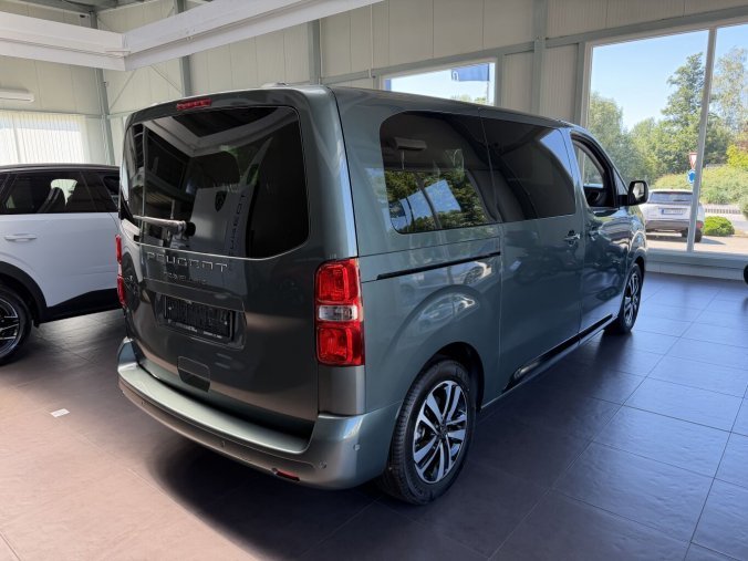 Peugeot Traveller, Peugeot Traveller Allure L2 2.2 BHDi 180k EAT8, barva zelená