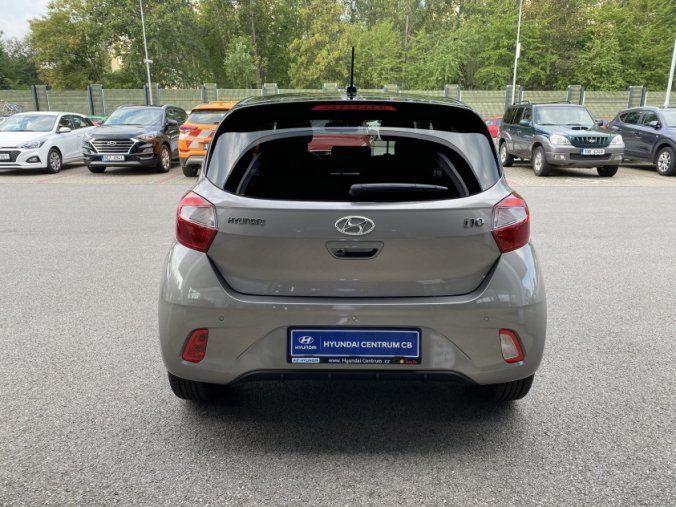 Hyundai i10, 1,0i 5 st. manuální, barva bronzová