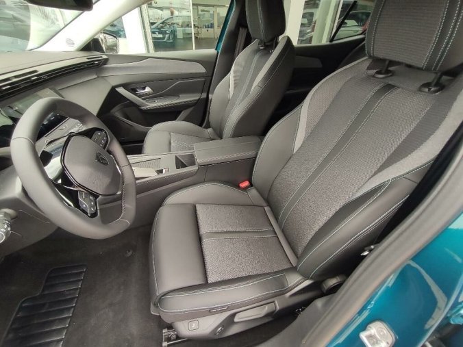 Peugeot 408, Peugeot 408 ALLURE 1.2 145k AUT6, barva modrá