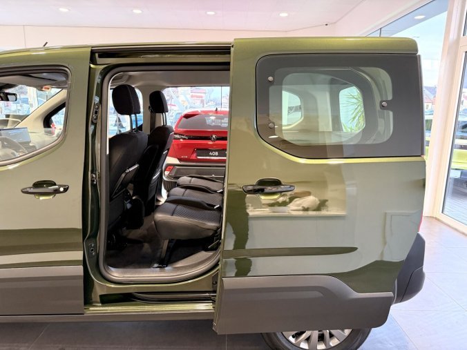 Peugeot Rifter, Peugeot Rifter ALLURE 110k, Benzin, 7 let záruka, barva zelená