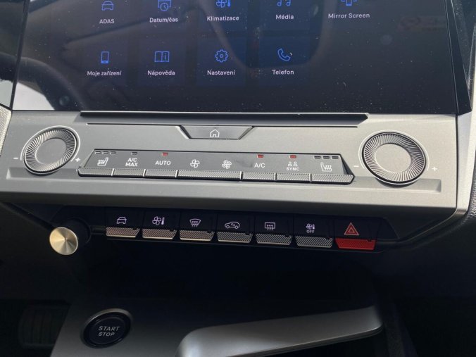 Peugeot 408, Peugeot 408 ALLURE Hybrid 145 e-DCS6, barva oranžová