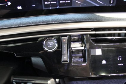 Peugeot 5008 - Peugeot 5008 GT Hybrid 145 e-DCS6