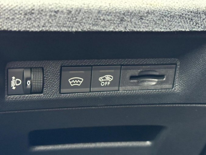 Peugeot 5008, Peugeot 5008 5008 ALLURE Hybrid 136 e-DCS6, barva bílá