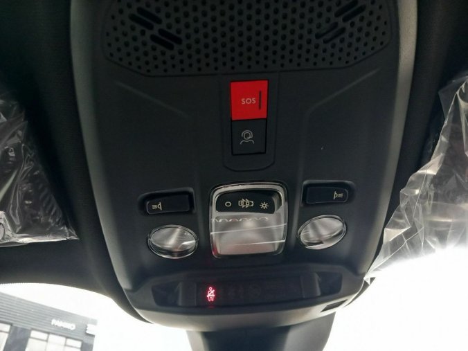 Peugeot 2008, Peugeot 2008 Allure Pack PureTech 130 S&amp, barva černá
