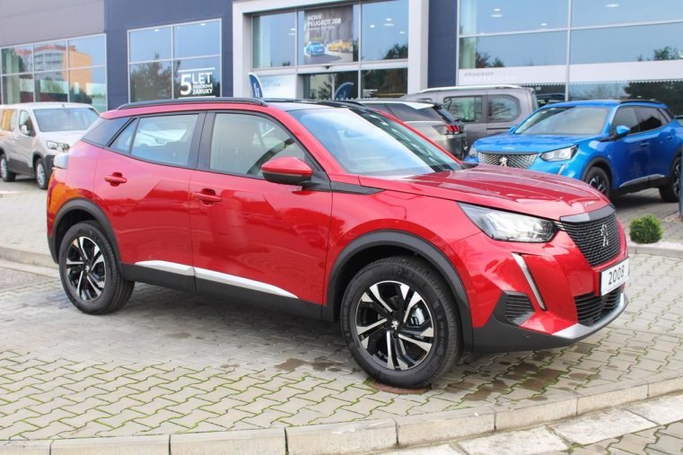 Peugeot 2008, ALLURE 1.5 75KW MT6, barva červená