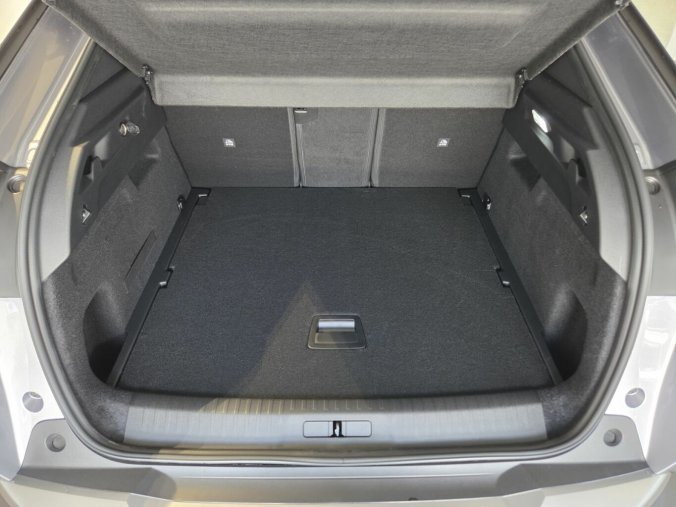 Peugeot 3008, Peugeot 3008 ALLURE Hybrid 136 e-DCS6, barva šedá
