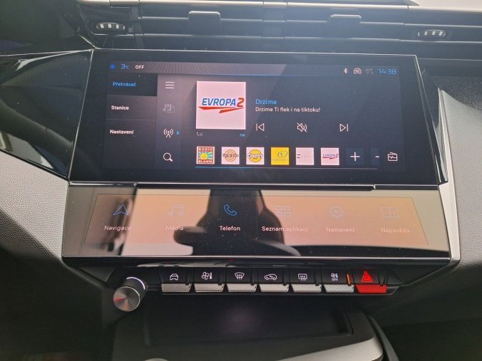 Peugeot 408, Peugeot 408 ALLURE Hybrid 145 e-DCS6, barva modrá