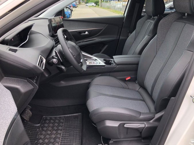 Peugeot 5008, Peugeot 5008 ALLURE PACK BlueHDi 130 EAT8 - 0030, barva šedá