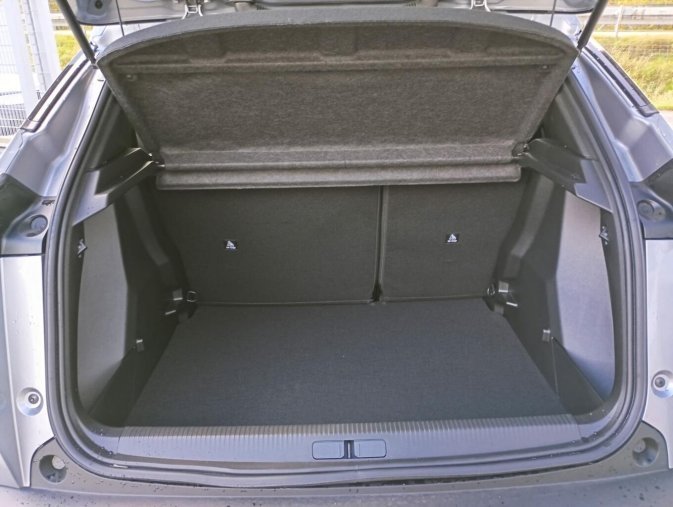 Peugeot 2008, Peugeot 2008 ALLURE PureTech 100 S&S MAN6, barva šedá