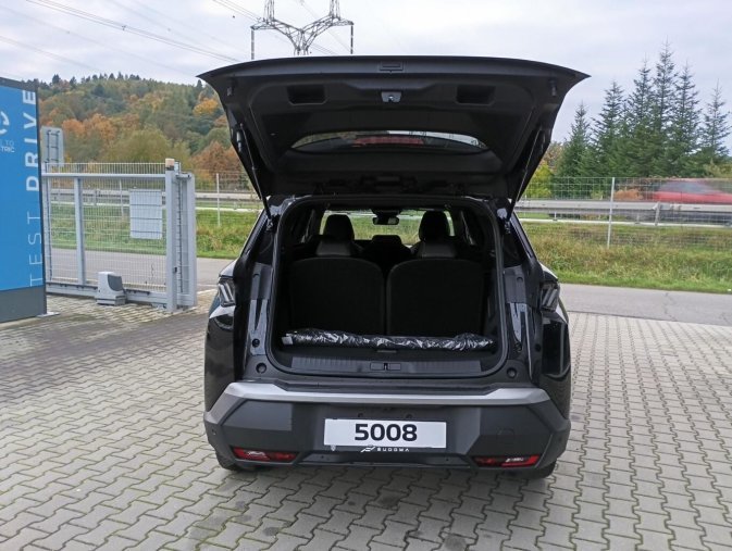Peugeot 5008, Peugeot 5008 ALLURE Hybrid 145 e-DCS6, barva černá