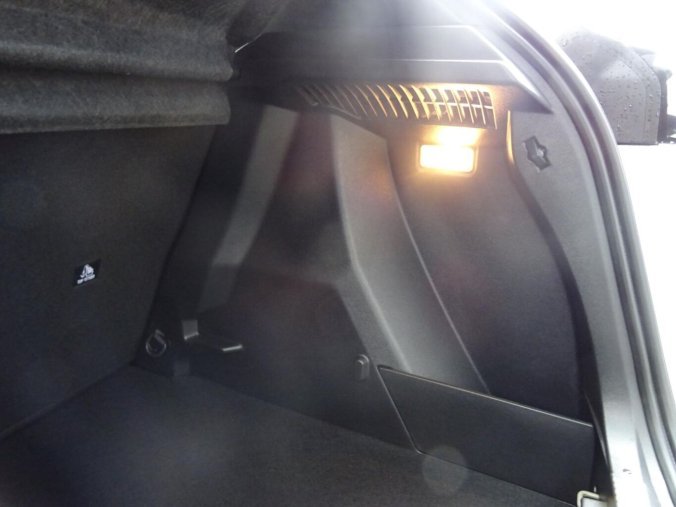 Peugeot 2008, Peugeot 2008 STYLE PureTech 100k S&S MAN6, barva bílá