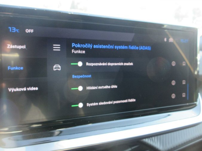 Peugeot 2008, Peugeot 2008 ALLURE Hybrid 145 e-DCS6, barva šedá