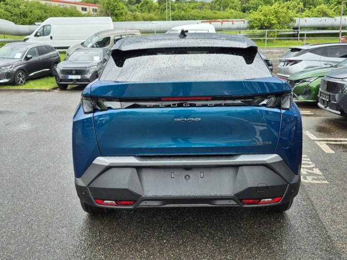 Peugeot 3008, Peugeot 3008 GT Hybrid 145 e-DCS6, barva modrá