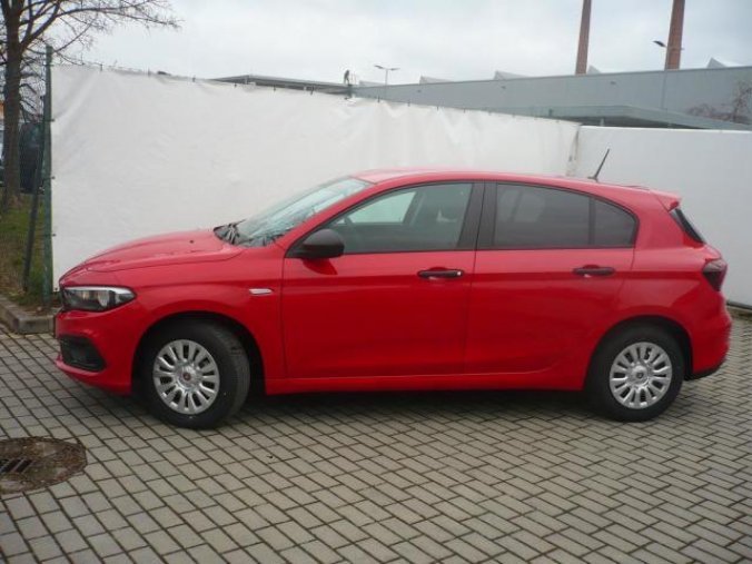 Fiat Tipo, HB 1.0 100k, barva červená