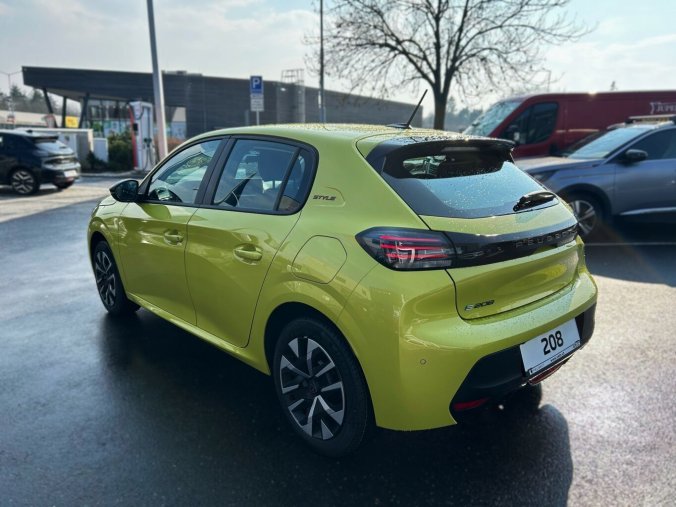 Peugeot 208, Peugeot 208 e - 208 Elektromotor 100 kW, barva žlutá