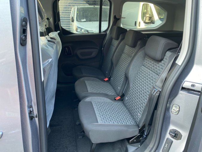 Peugeot Rifter, Peugeot Rifter LONG GT BlueHdi EAT8 7 míst - 1229, barva stříbrná