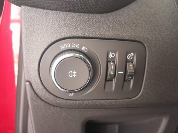 Opel Crossland X, Elegance 1.2 TURBO (96kW/130k), barva červená