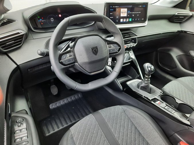 Peugeot 208, Peugeot 208 ALLURE 1.2 PT 100k MAN6, barva červená