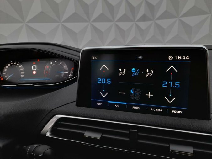 Peugeot 3008, Peugeot 3008 Active Pack PureTech130 MAN6, barva bílá