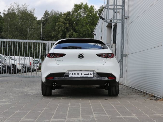 Mazda 3, 2,0 Skyactiv-G 122k/90kW MAN, barva bílá