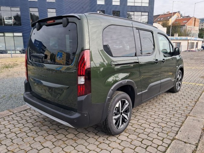 Peugeot Rifter, Peugeot Rifter LONG GT BlueHDi 130 S&S EA, barva zelená