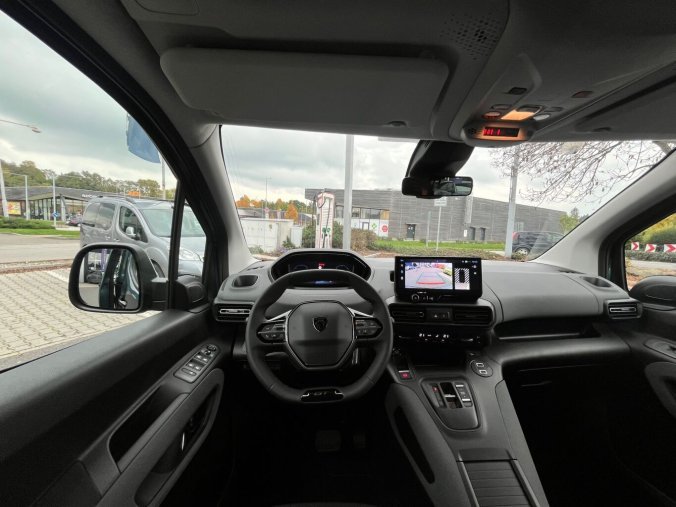 Peugeot Rifter, Peugeot Rifter GT BlueHDi 130 S&S EAT8, barva modrá