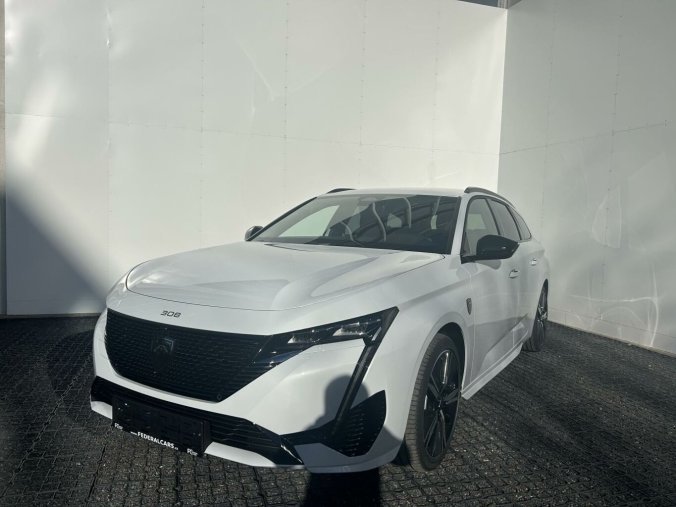 Peugeot 308, Peugeot 308 SW GT Hybrid 145 e-DCS6, barva bílá