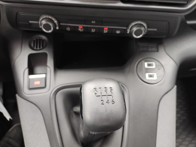 Peugeot Rifter, Peugeot Rifter ALLURE 1.2i 110k MAN6 BENZIN, barva modrá