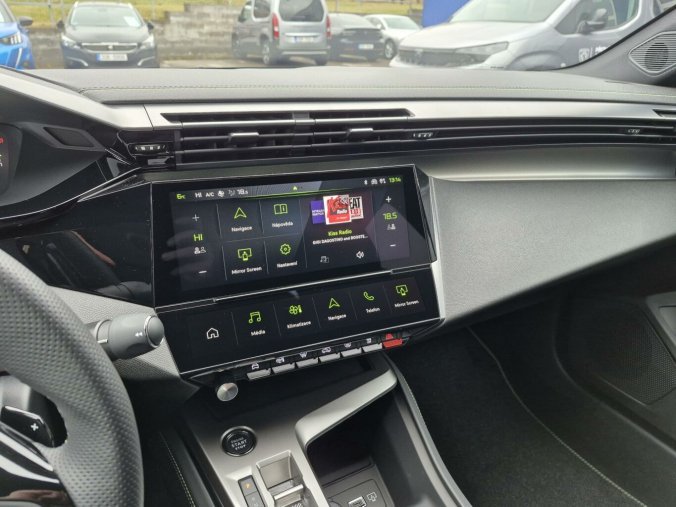 Peugeot 408, Peugeot 408 GT Hybrid 145 e-DCS6, barva červená