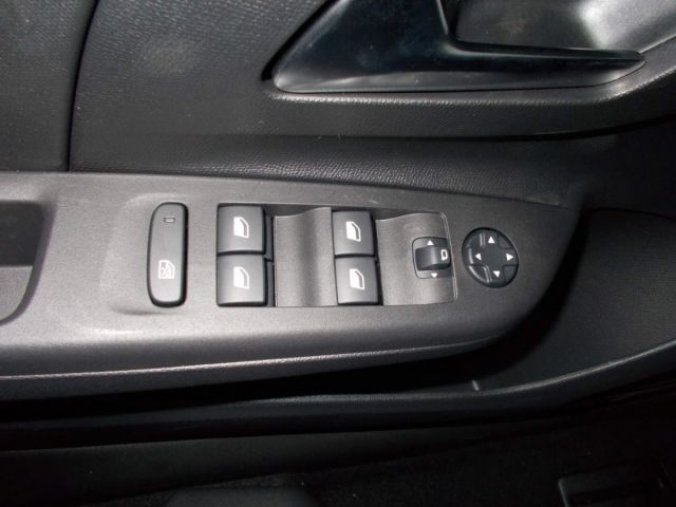 Opel Corsa, Edition 1.2 (55kW/75k) MT5, barva černá