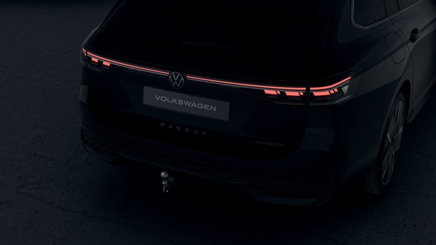 Volkswagen Passat, Passat R-Line People 200 kW eHybrid, barva černá