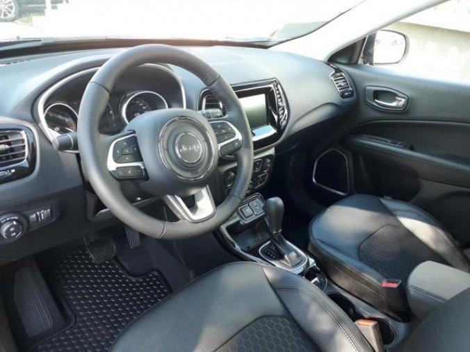 Jeep Compass, 1.3 150 PS NIGHT EAGLE automat, barva šedá
