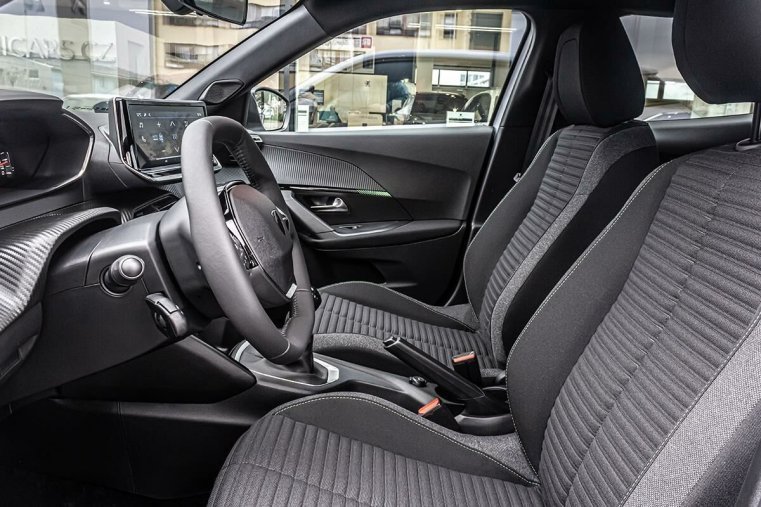 Peugeot 2008, Peugeot 2008 1,2 STYLE PT 100 S&S MAN6, barva bílá