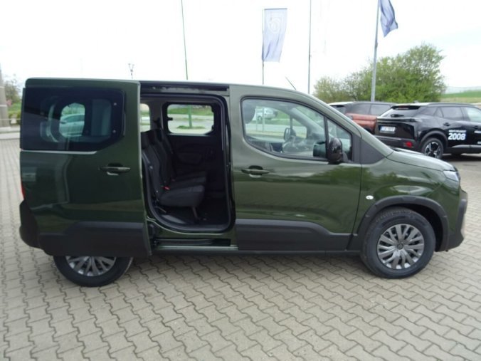 Peugeot Rifter, Peugeot Rifter ALLURE BlueHDi 100 MAN6, barva zelená