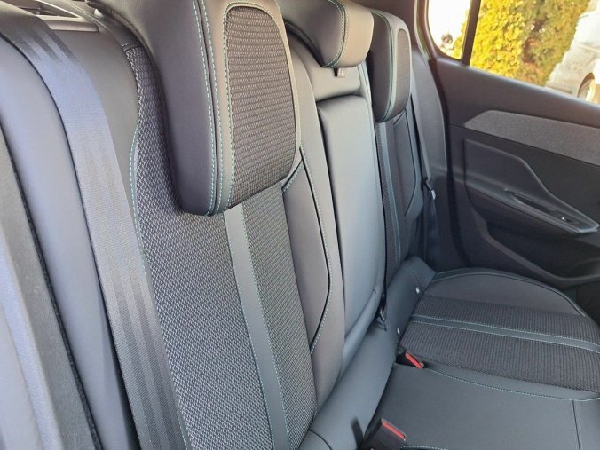 Peugeot 308, Peugeot 308 ALLURE PureTech 130  EAT8, barva zelená