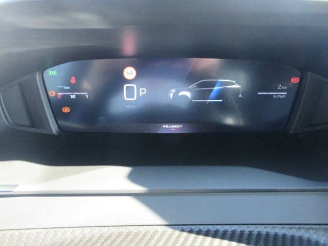 Peugeot 2008, Peugeot 2008 ALLURE Hybrid 145 e-DCS6, barva šedá