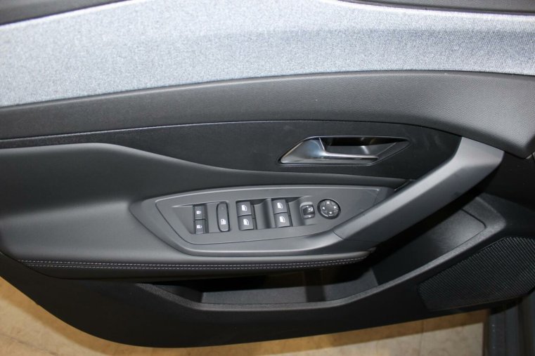 Peugeot 308, Peugeot 308 SW ALLURE Hybrid 136 e-DCS6, barva šedá