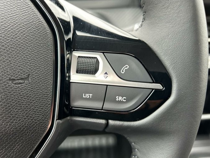 Peugeot 208, Peugeot 208 STYLE PureTech100 MAN6, barva bílá