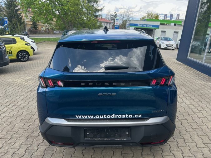 Peugeot 5008, Peugeot 5008 ALLURE Hybrid 145 e-DCS6, barva modrá