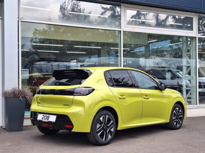Peugeot 208, Peugeot 208 ALLURE Hybrid 110 e-DCS6, barva žlutá