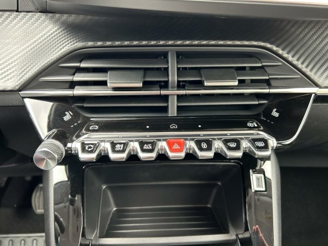 Peugeot 208, Peugeot 208 STYLE PureTech100 MAN6, barva bílá