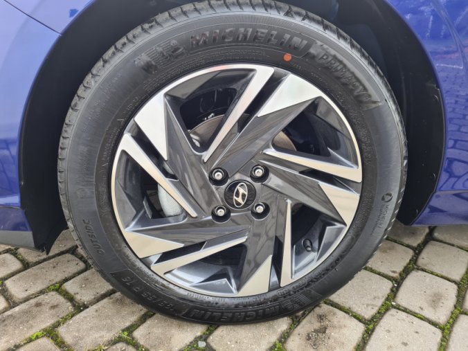 Hyundai i20, 1,2 DPI 5 st. manuální, barva modrá