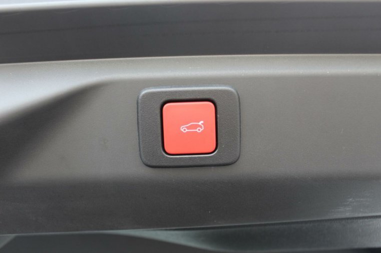 Peugeot 3008, Peugeot 3008 GT Hybrid 145k e-DCS6, barva modrá